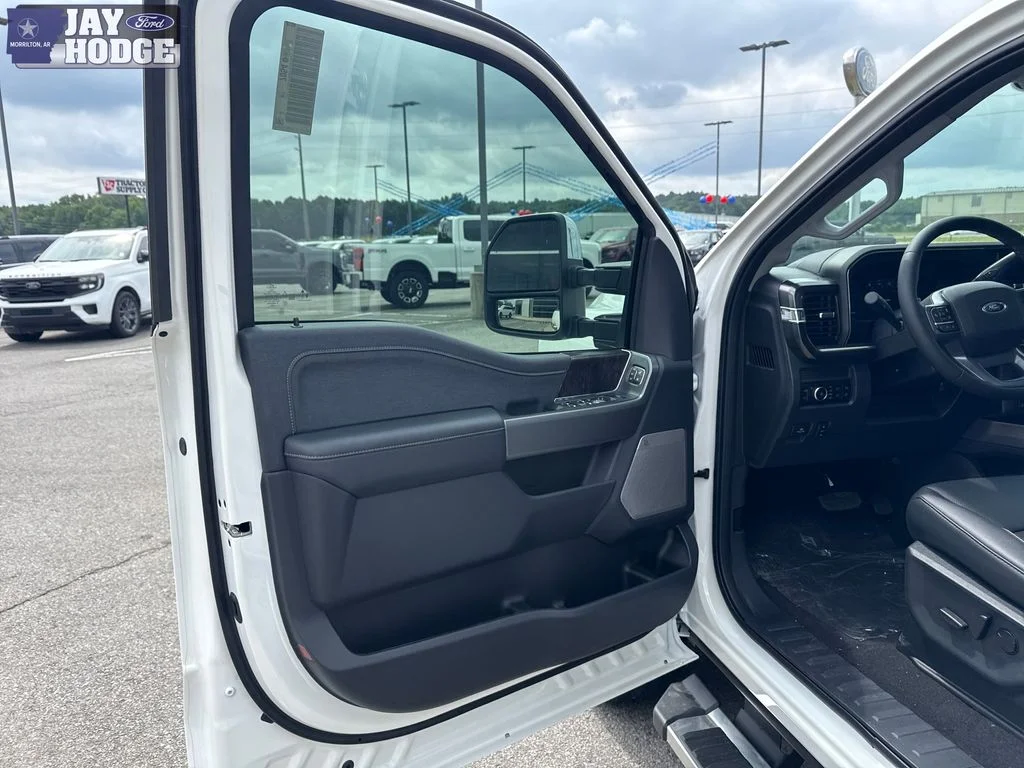 New 2026 Star White Metallic Tri-Coat Ford F-250® Lariat® image 13