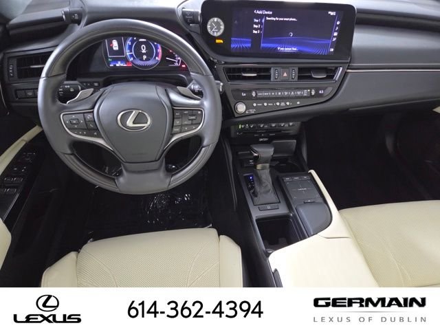 Used 2022  Lexus 250 image 16