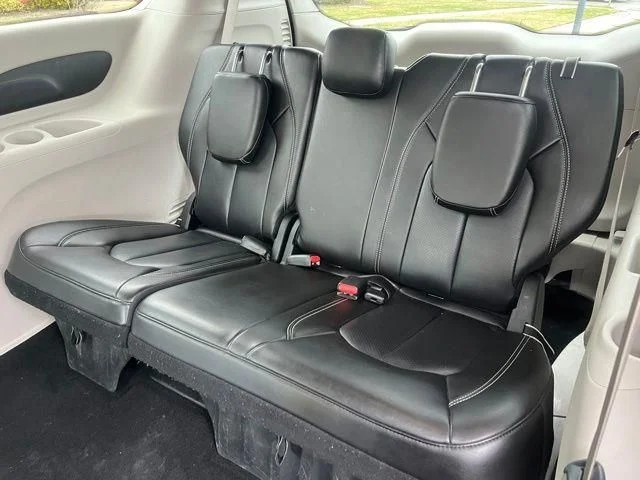 Used 2023 White Chrysler Touring L image 18
