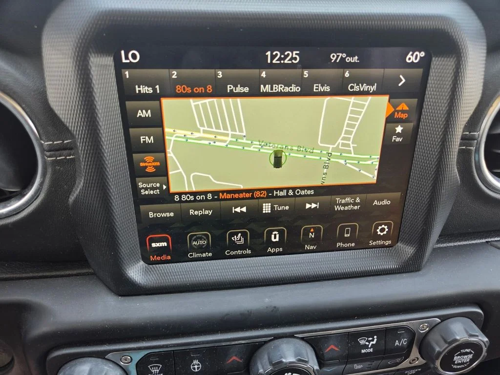 Used 2020 Green Jeep Unlimited Sahara image 16