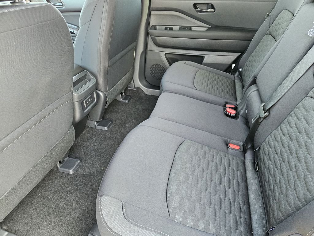 2026 Nissan Pathfinder SV - Photo 28