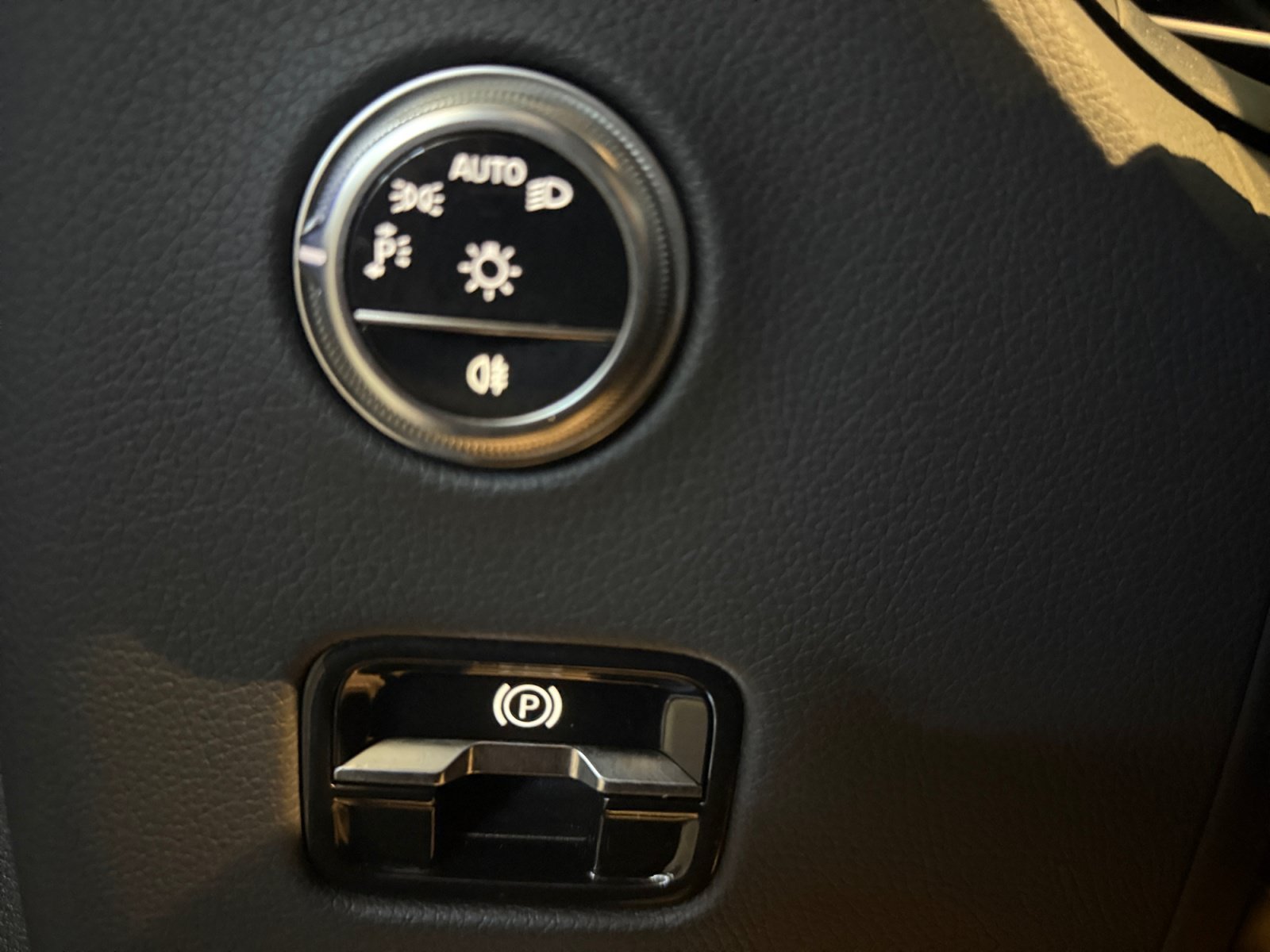 Certified Used 2026 Polar White Mercedes-Benz GLC 300 image 23