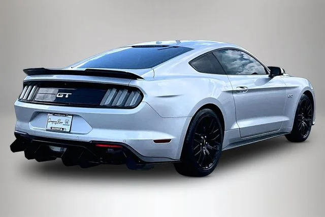 Used 2019 Silver Ford GT Premium image 5