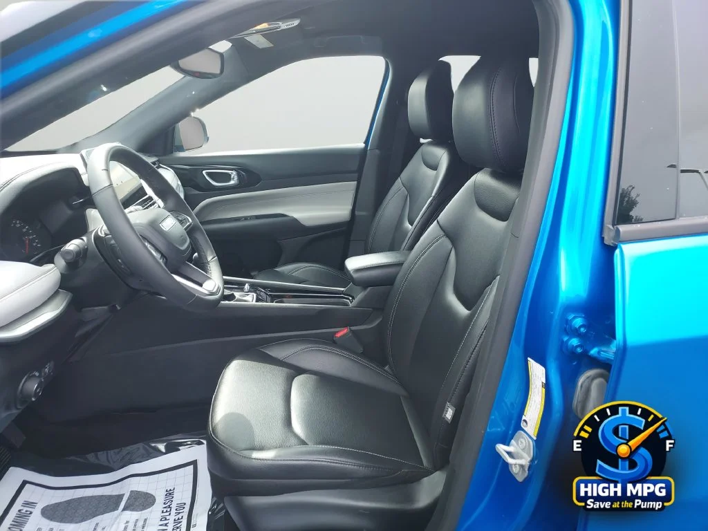 Used 2025 Blue Jeep Limited image 30