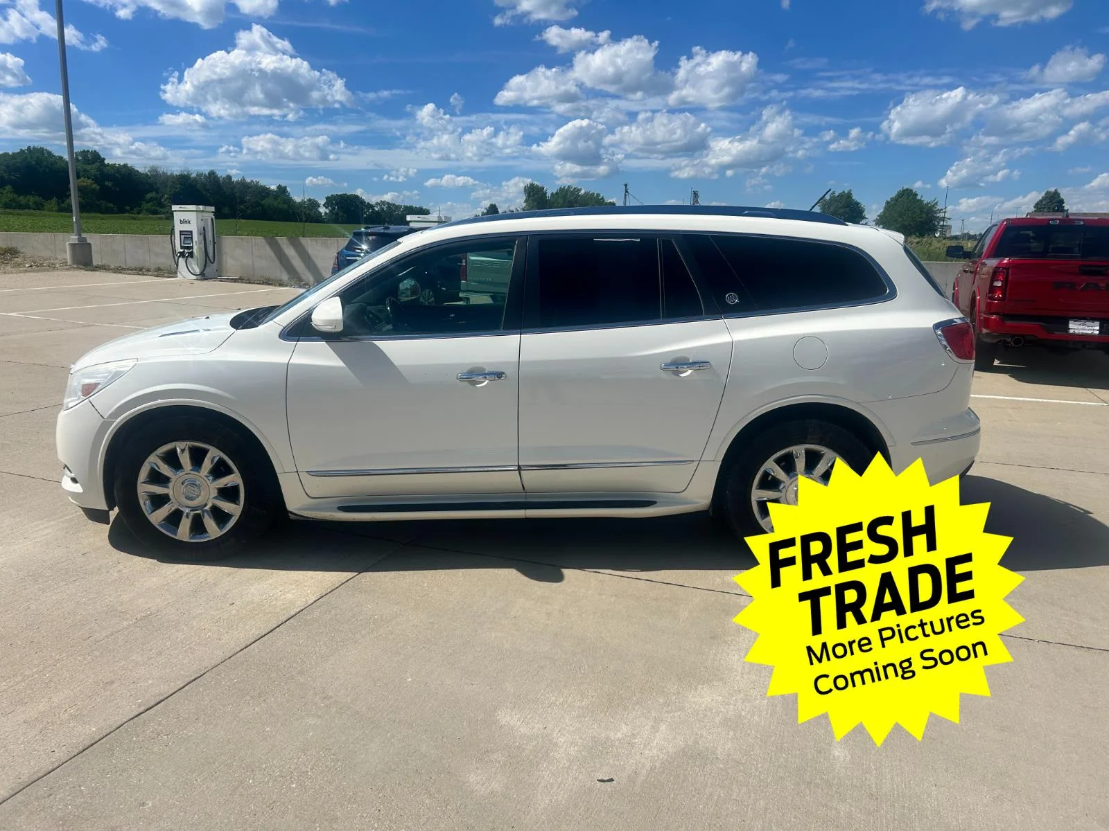 Used 2014  BUICK  image 8