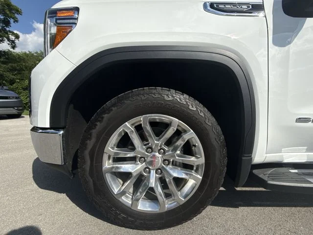 Used 2021 White GMC SLT image 10
