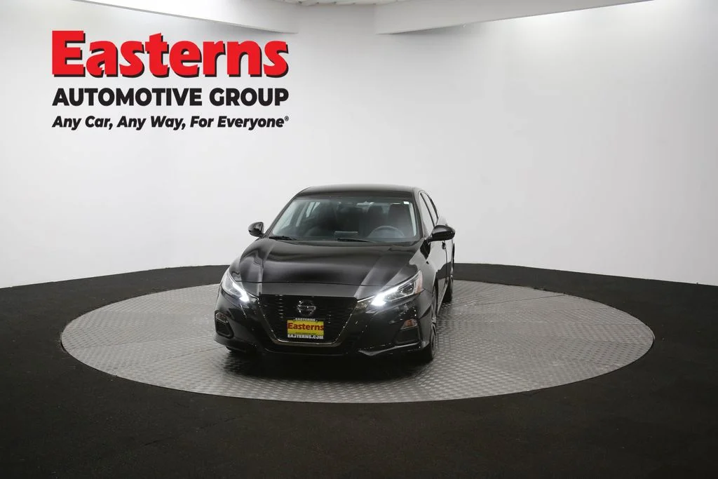Used 2020 Black Nissan 2.5 SR image 51