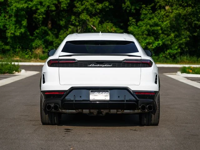Used 2025  Lamborghini SE image 6