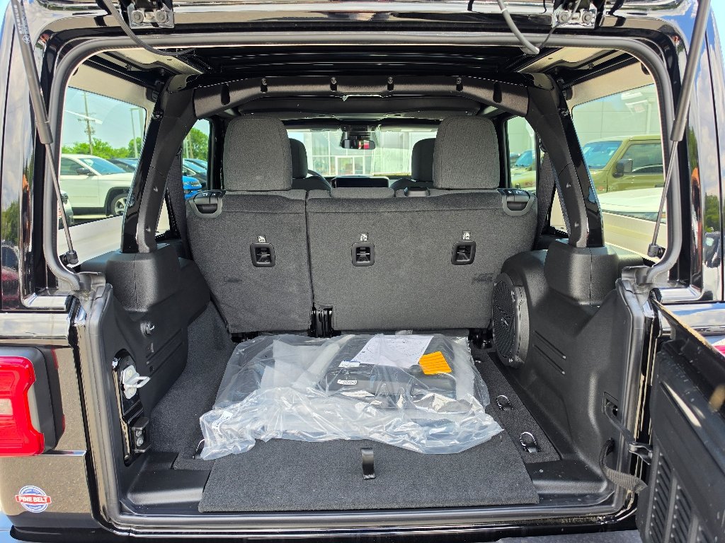 New 2026 Black Clear-Coat Exterior Paint Jeep Sport S image 6