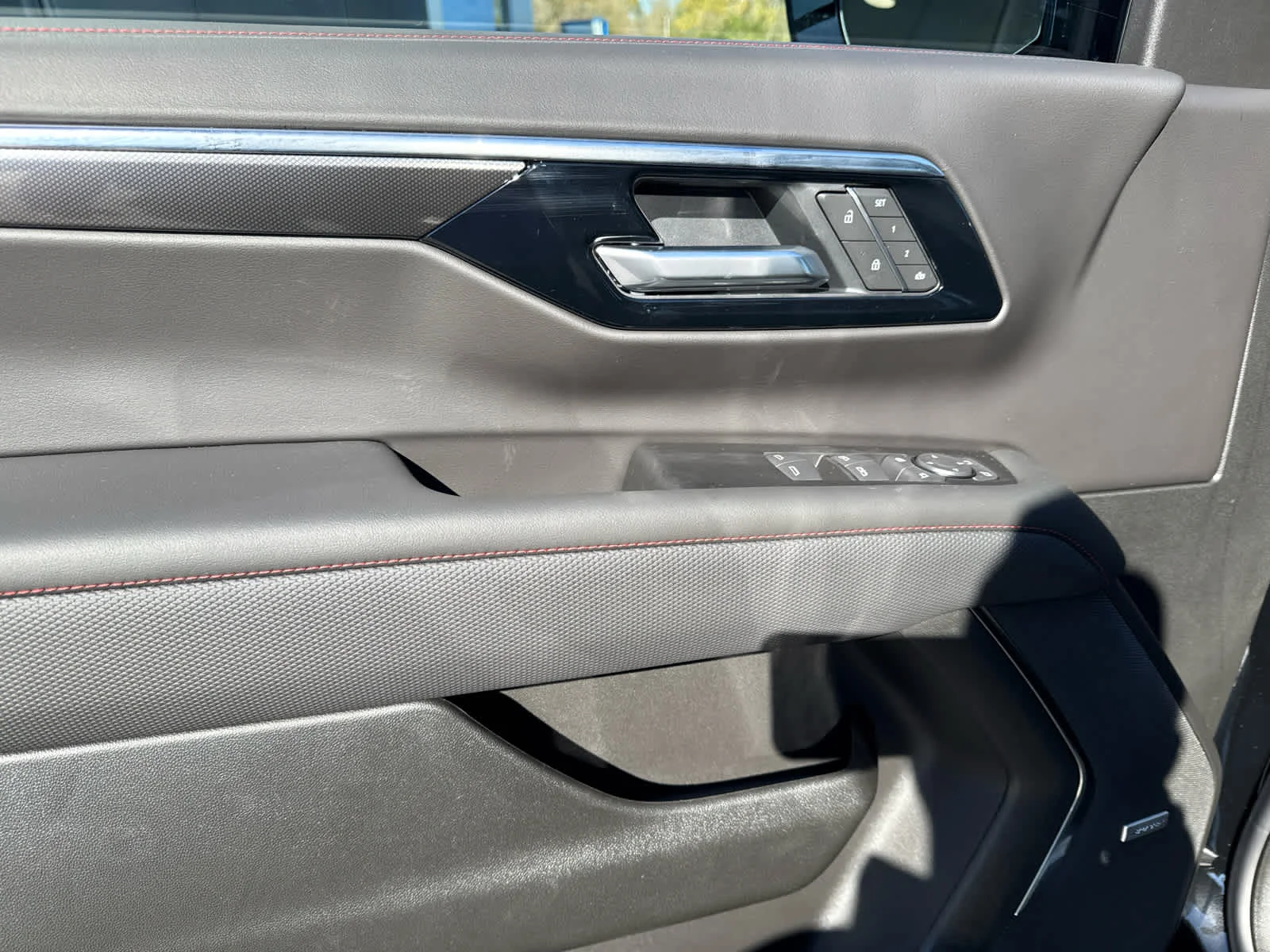 2027 Chevrolet Suburban RST - Photo 21