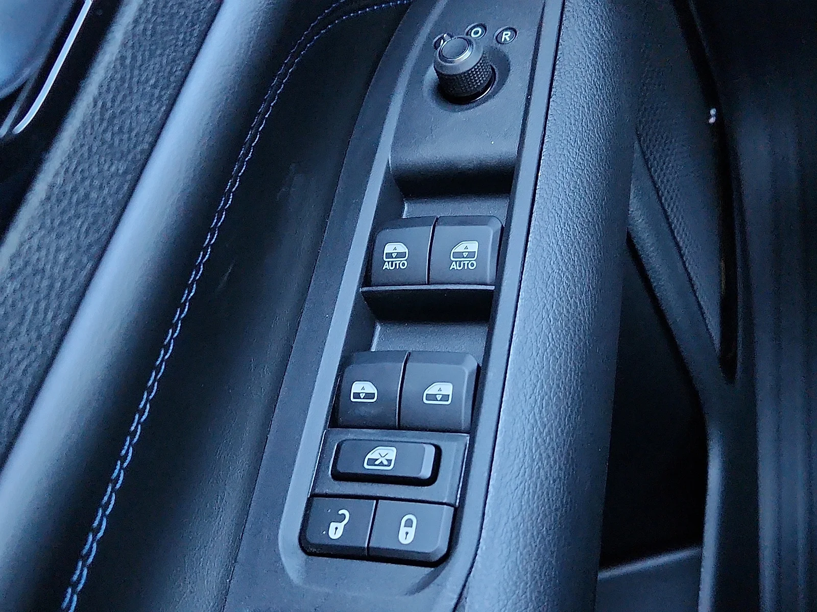 New 2026 Blue Jeep LATITUDE ALTITUDE 4X4 image 17