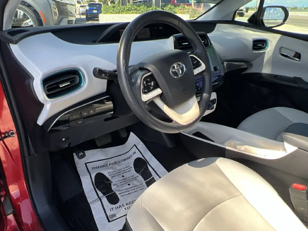 Used 2017 Red Toyota Four image 10