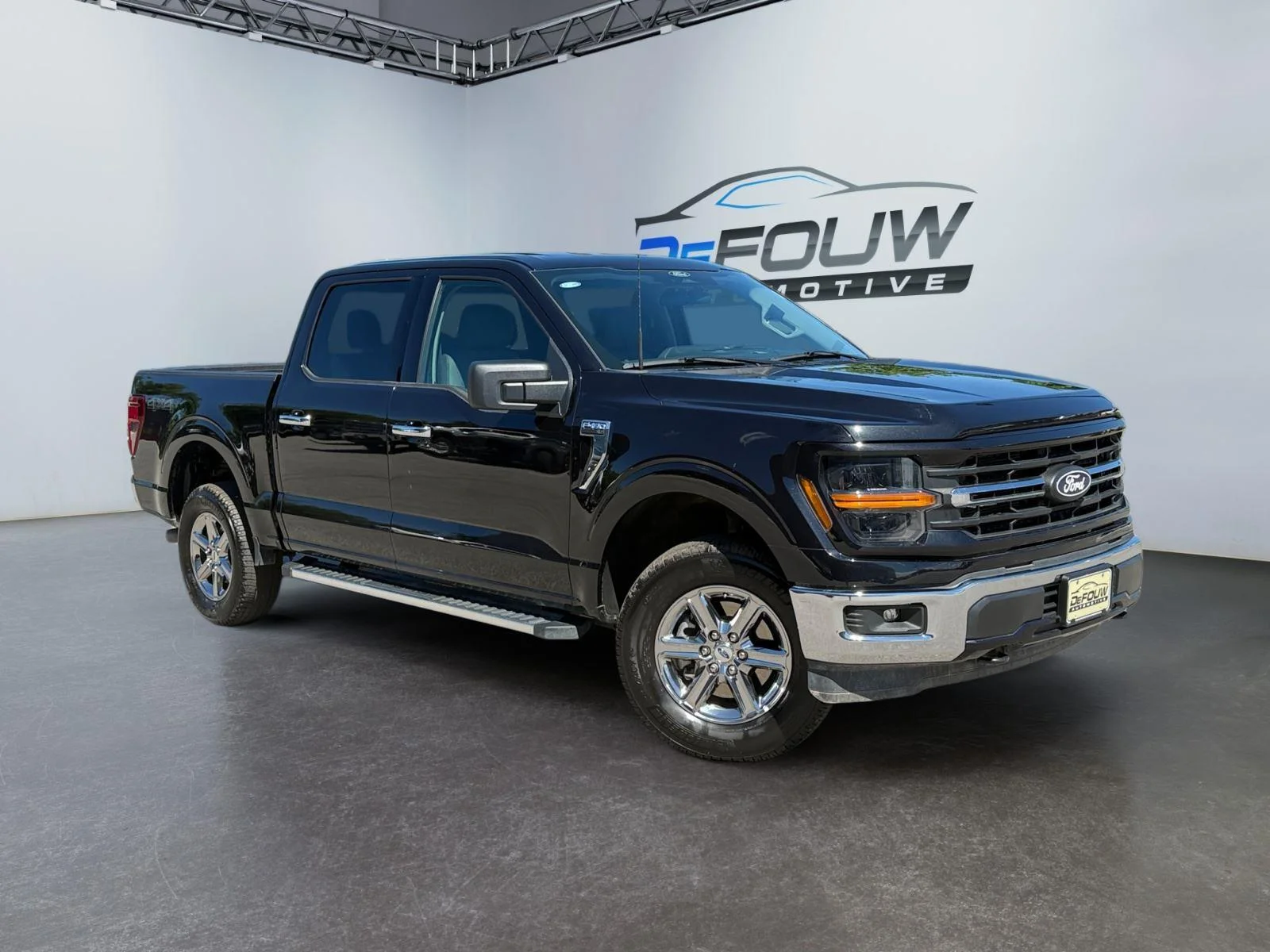 Used 2025 Agate Black Ford XLT image 1