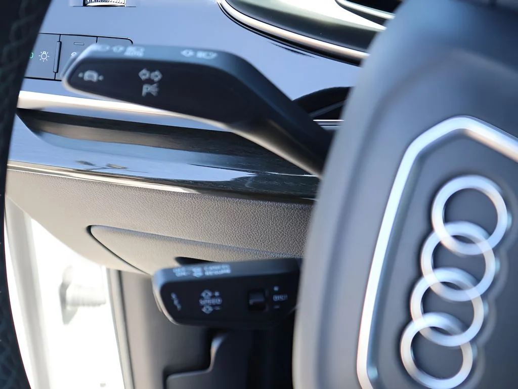 Used 2025  Audi 55 Premium Plus image 36