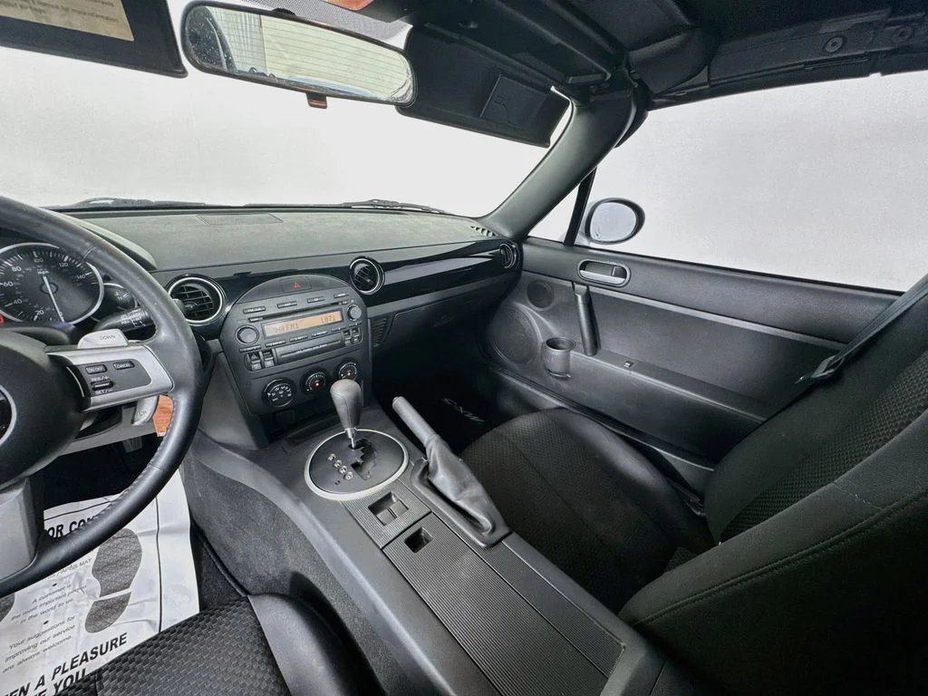 Used 2007 Silver Mazda Sport image 25