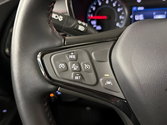 Used 2022 White Chevrolet RS image 9
