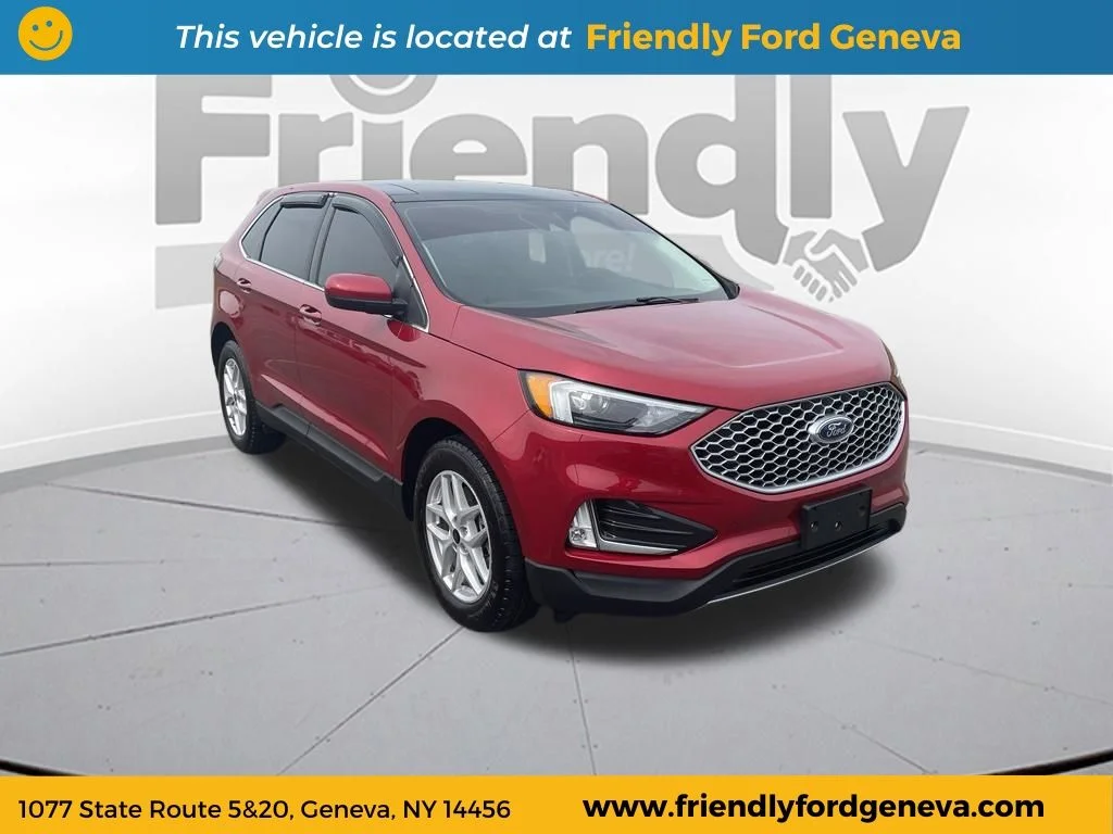 Used 2023 Red Ford SEL image 3