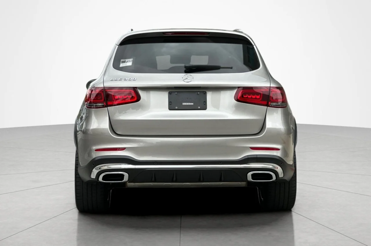 Used 2022 Mojave Silver Metallic Mercedes-Benz GLC 300 image 4