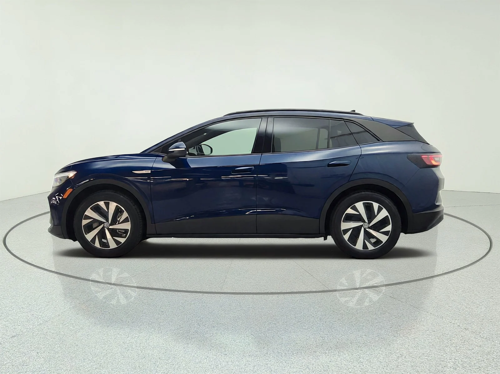 Used 2023 Tourmaline Blue Metallic Volkswagen Pro image 8