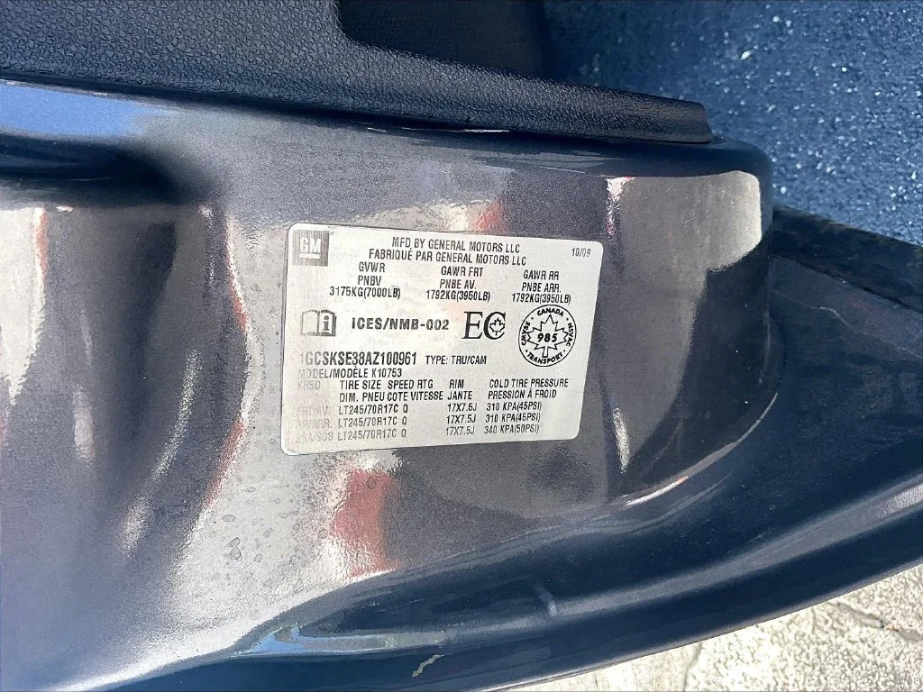 Used 2010  Chevrolet LT image 28
