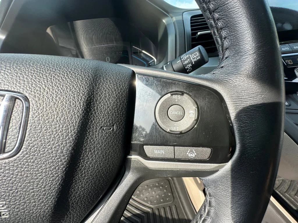 Used 2019 White Honda EX-L image 35