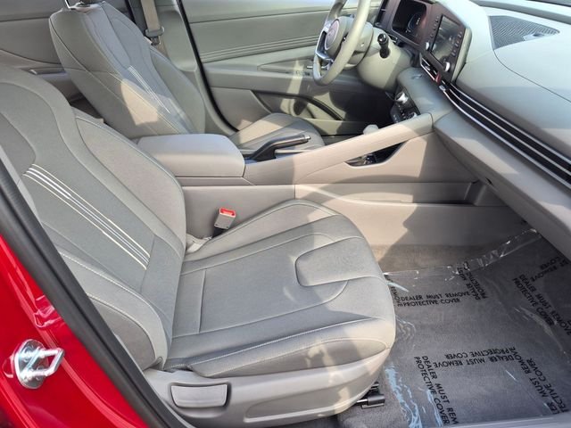 2025 Hyundai Elantra SEL - Photo 24