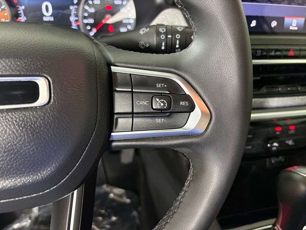 Used 2024 White Jeep Latitude image 20