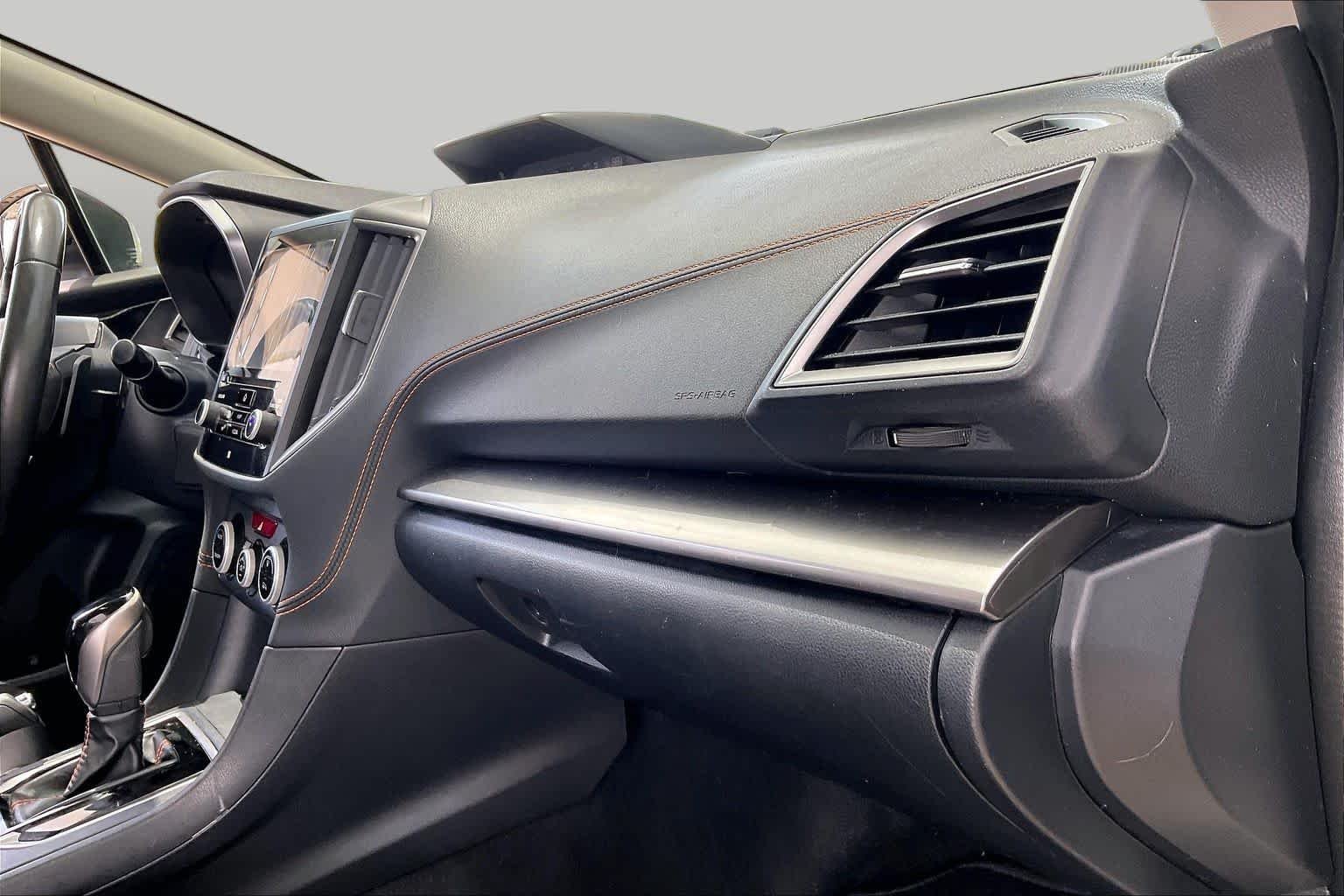 Used 2018 Crystal White Pearl Subaru Limited image 18