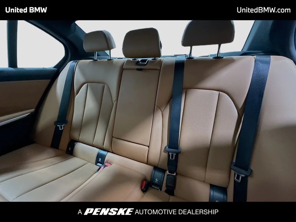 2023 BMW 3 Series 330e - Photo 13