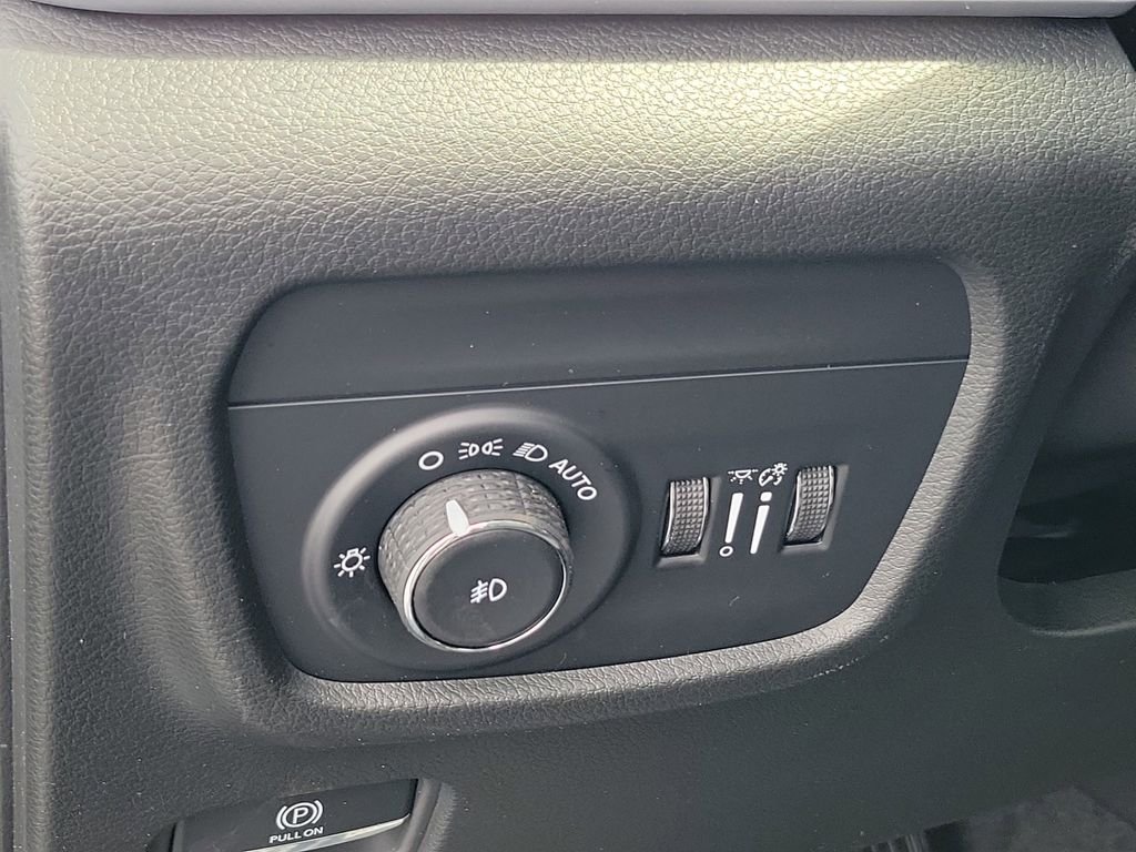 New 2026 Steel Blue Exterior Paint Jeep Limited Reserve image 17