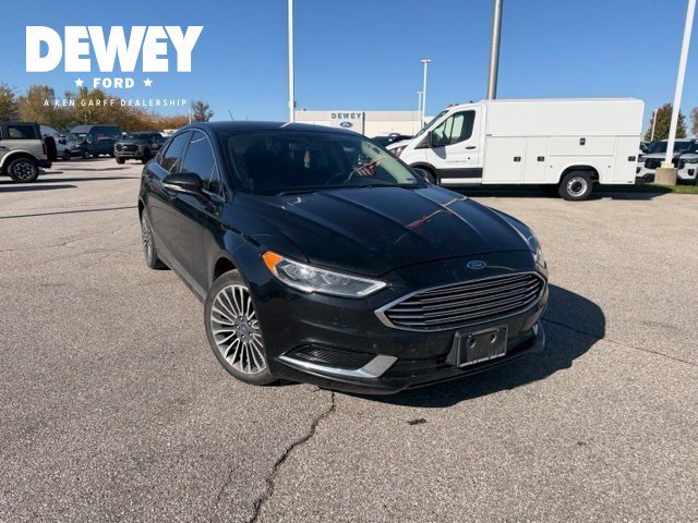 Used 2018 Shadow Black Ford SE image 2