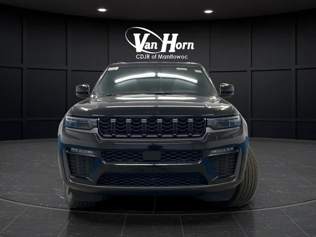 New 2026 Diamond Black Crystal Pearl-Coat Exterior Paint Jeep Limited image 8