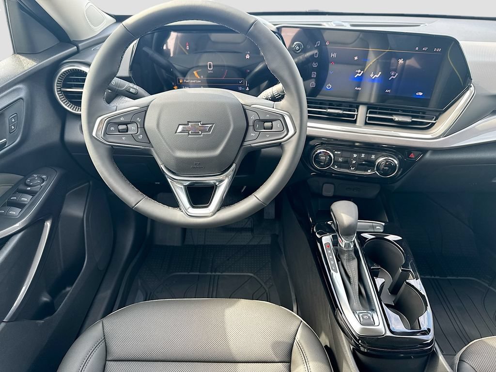 New 2026 Summit White Chevrolet ACTIV image 22
