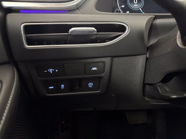 Used 2020 Quartz Hyundai Limited image 20
