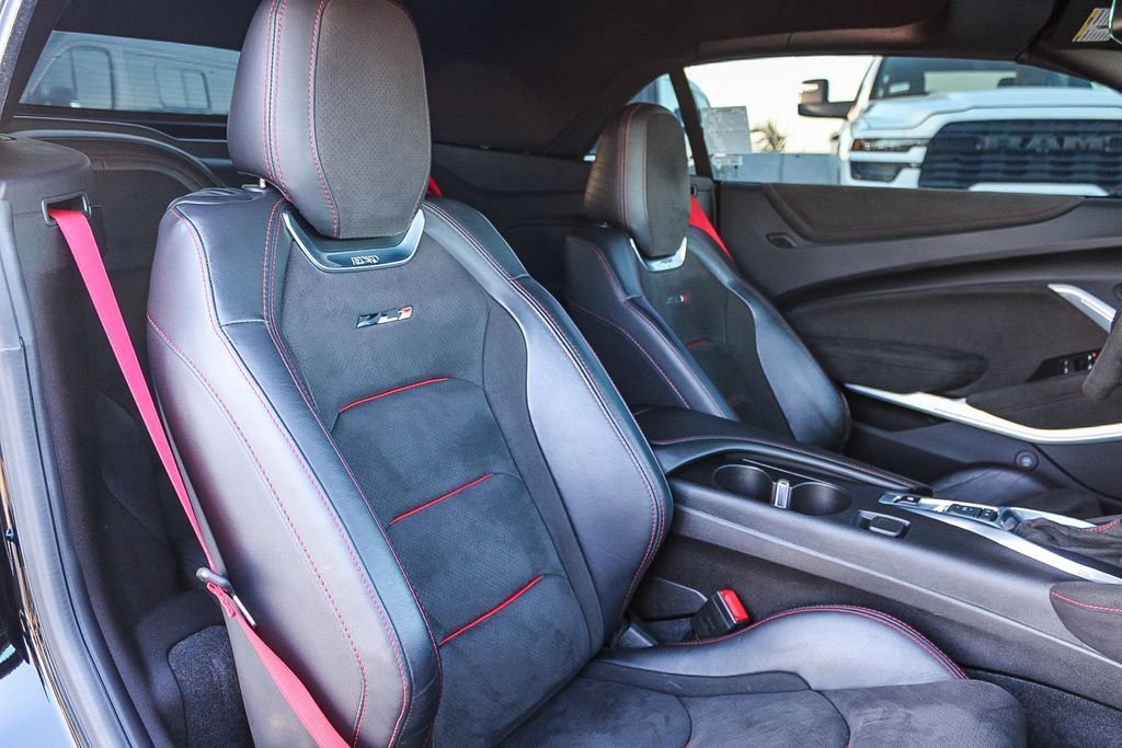 Used 2018 Black Chevrolet ZL1 image 17