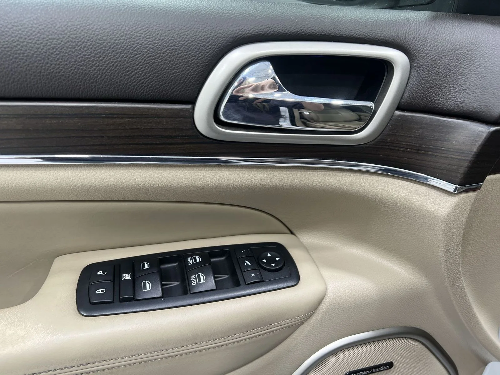 2017 Jeep Grand Cherokee Overland - Photo 13