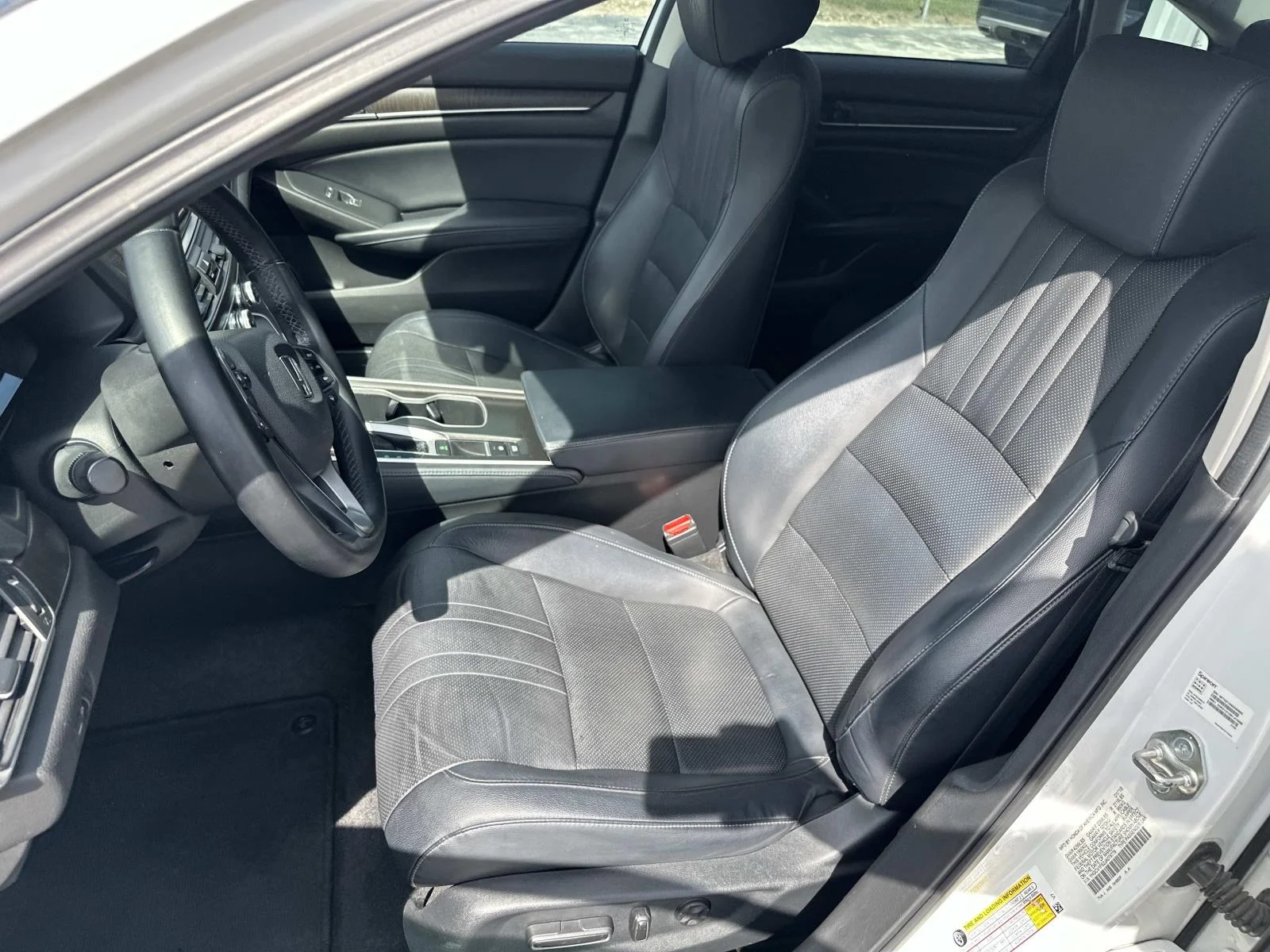 Used 2018 White Honda EX-L Navi 1.5T image 11