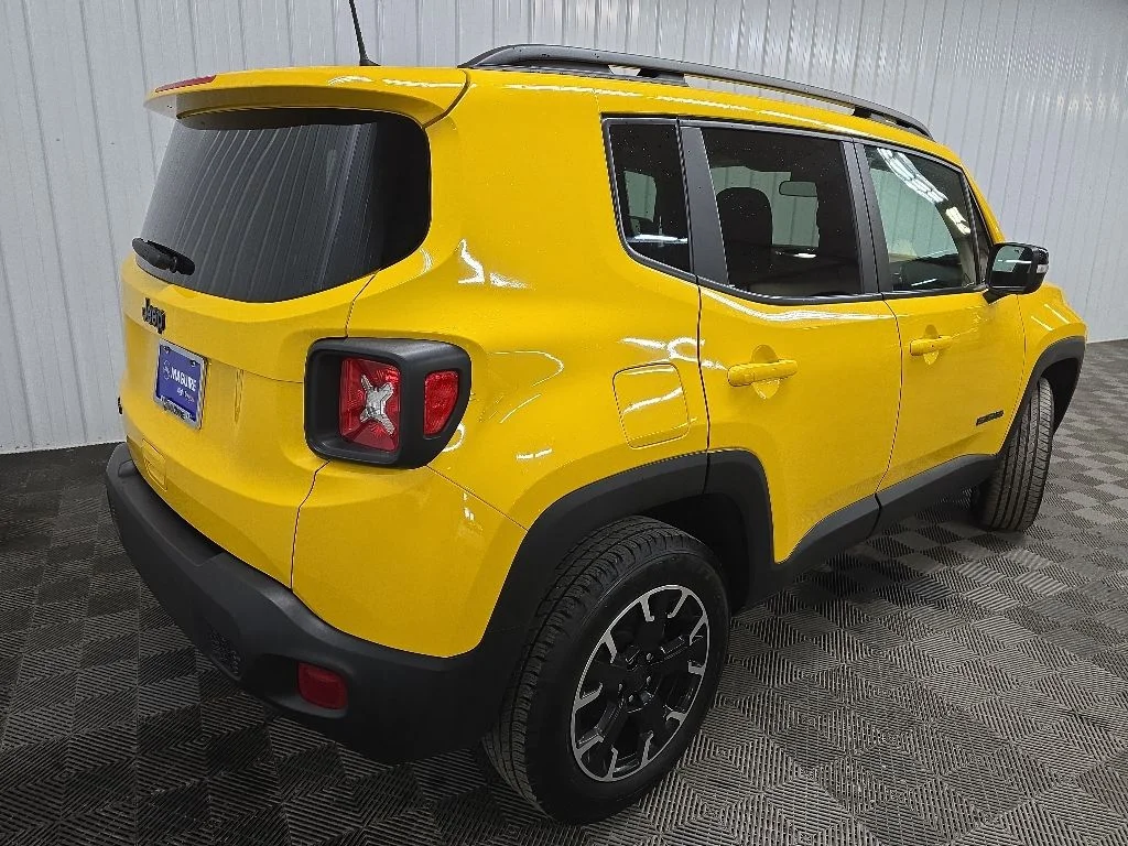 Used 2023 Yellow Jeep Latitude image 10