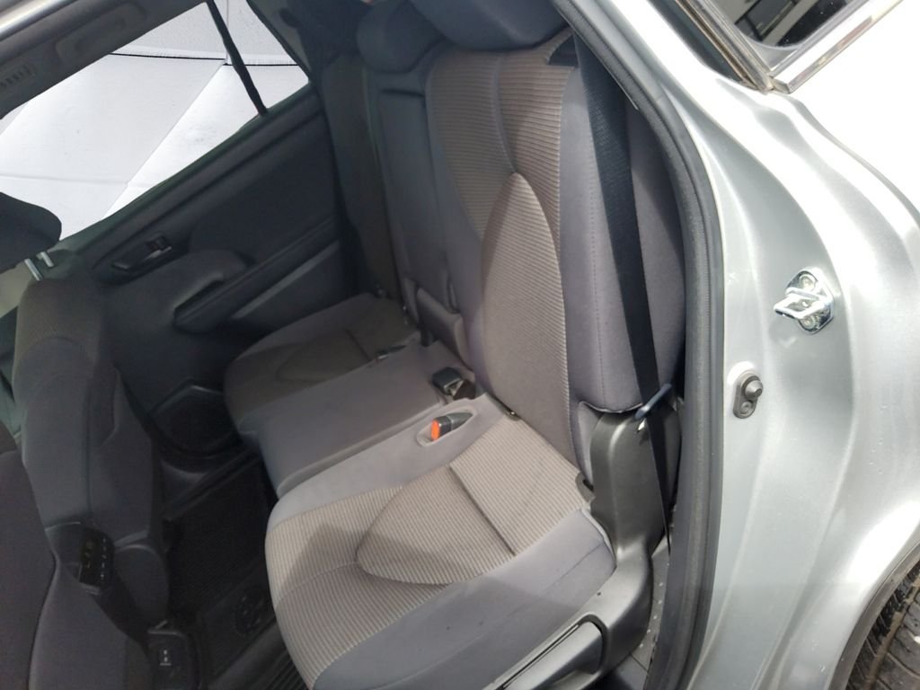 Used 2023  Toyota L image 18
