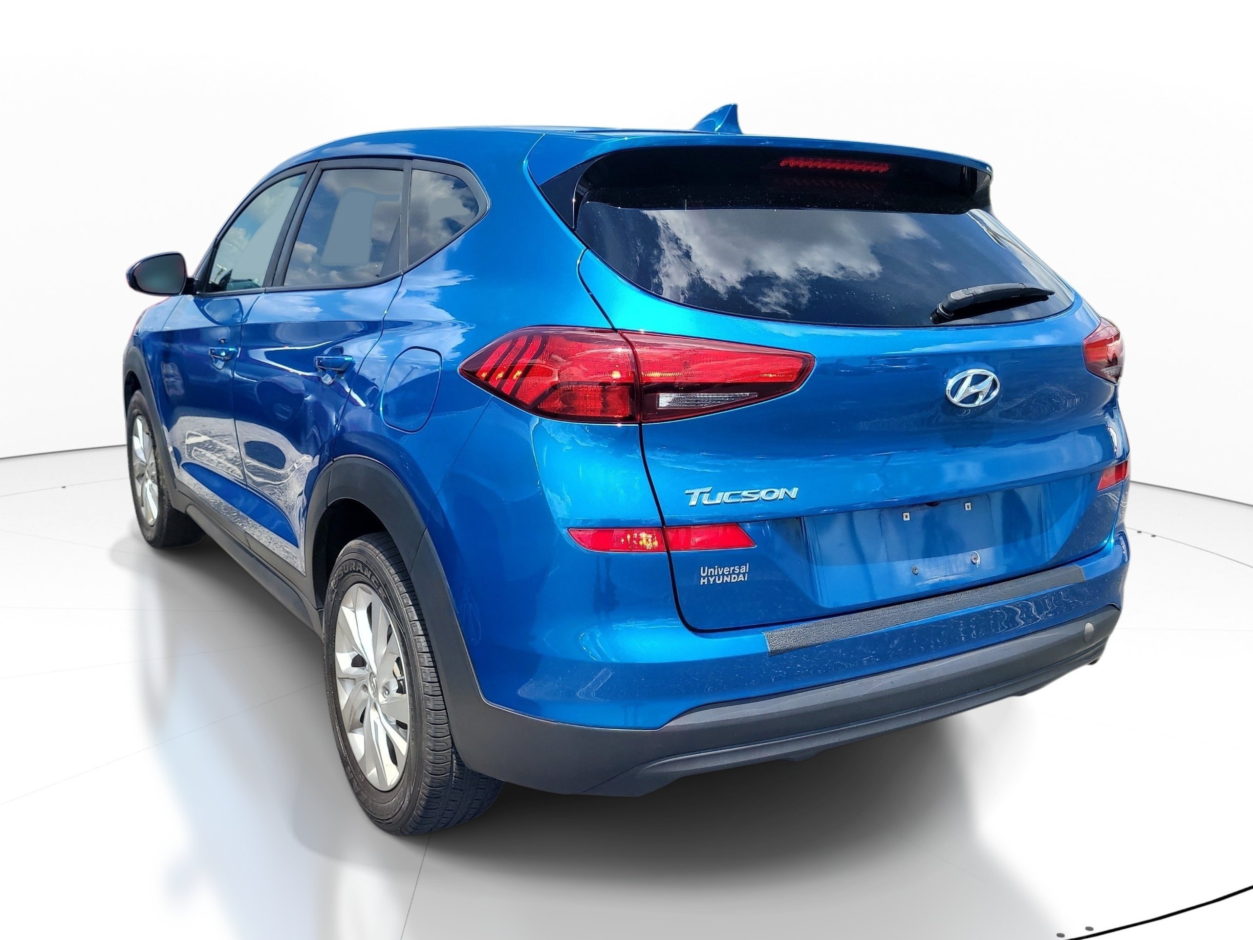 Used 2019 Aqua Blue Hyundai SE image 4