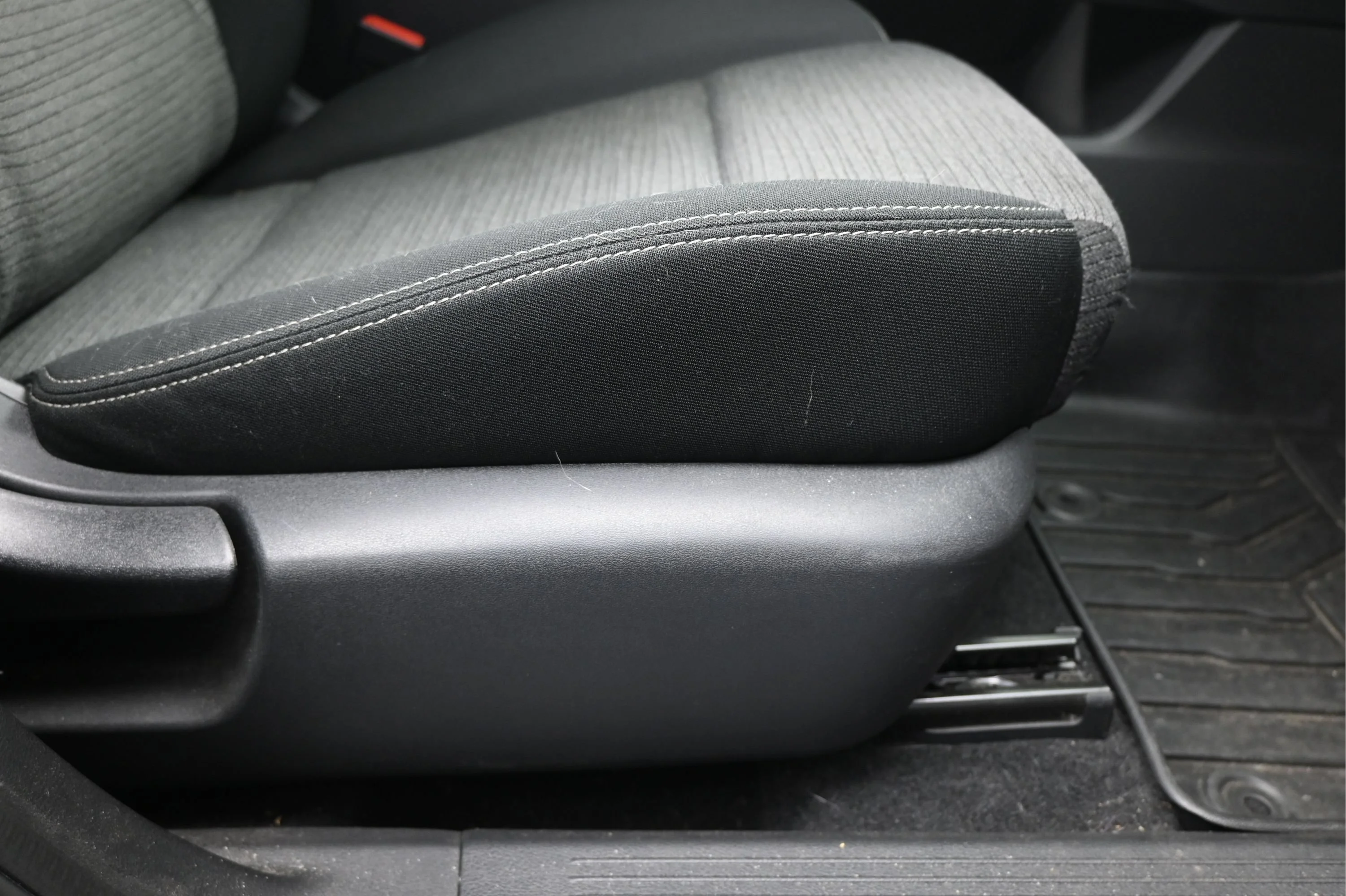 Certified Used 2022 Gun Metallic Nissan SV image 15