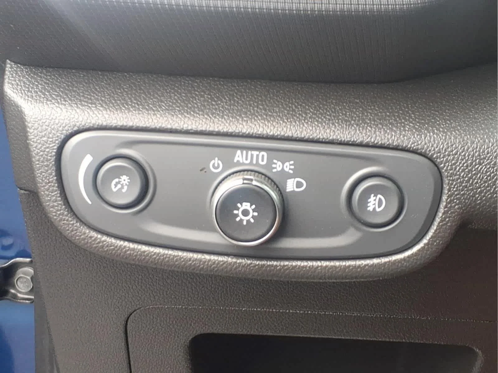 Used 2022 Blue Glow Metallic Chevrolet LT image 19