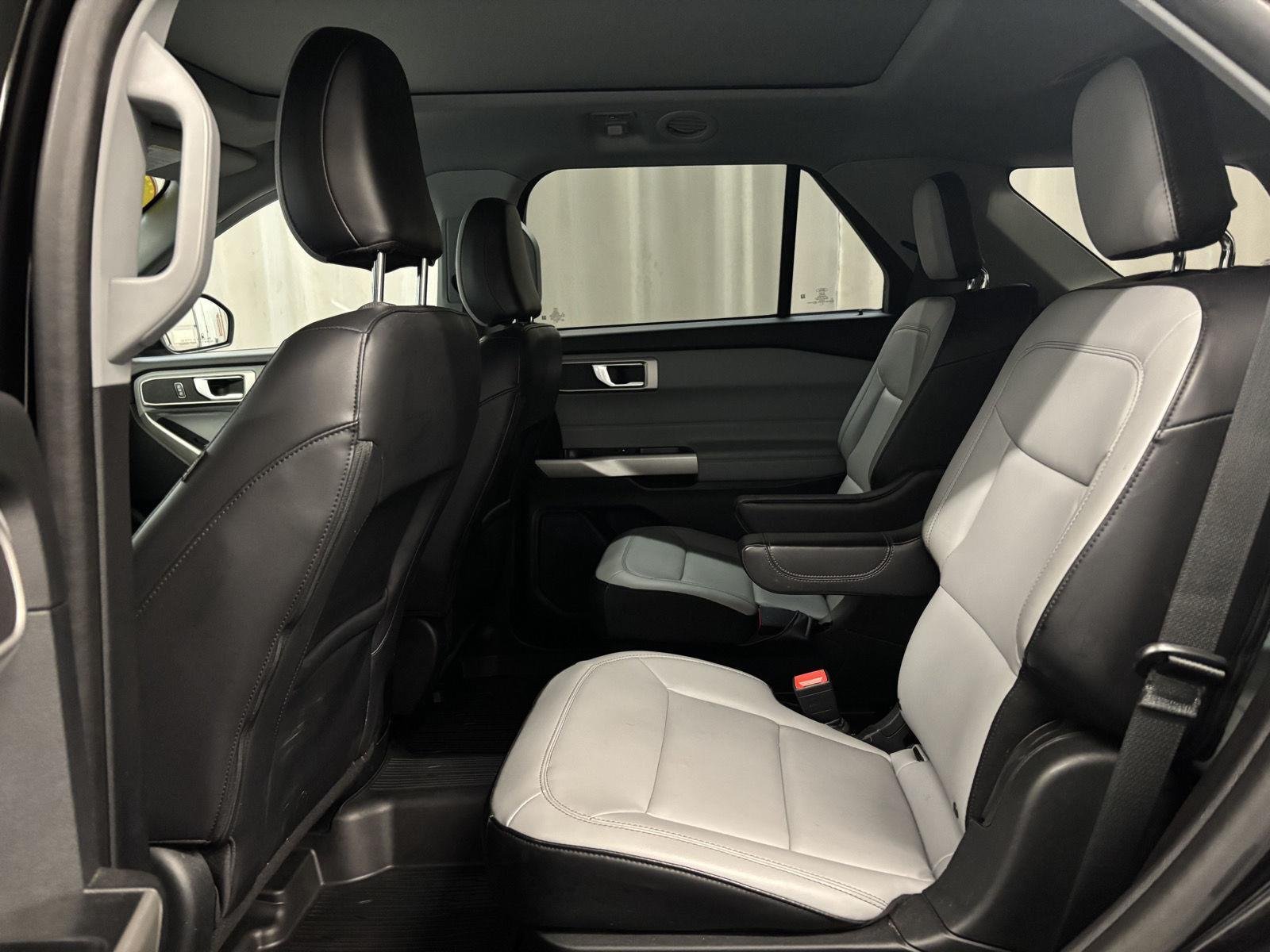 Used 2021 Agate Black Metallic Ford XLT image 24
