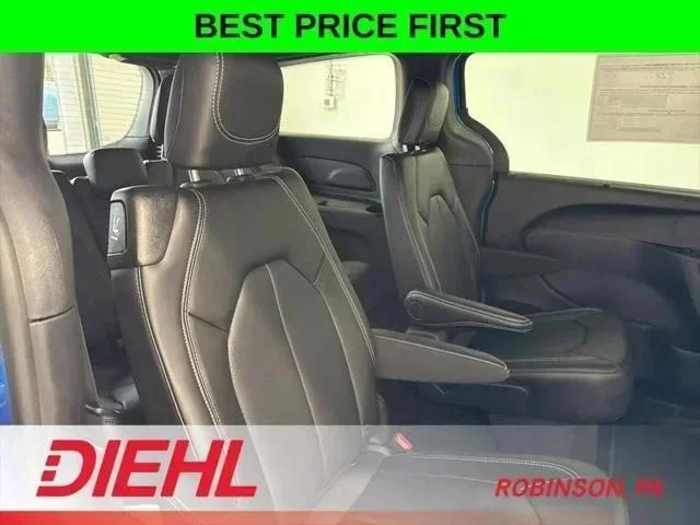 2026 Chrysler Pacifica Select - Photo 12