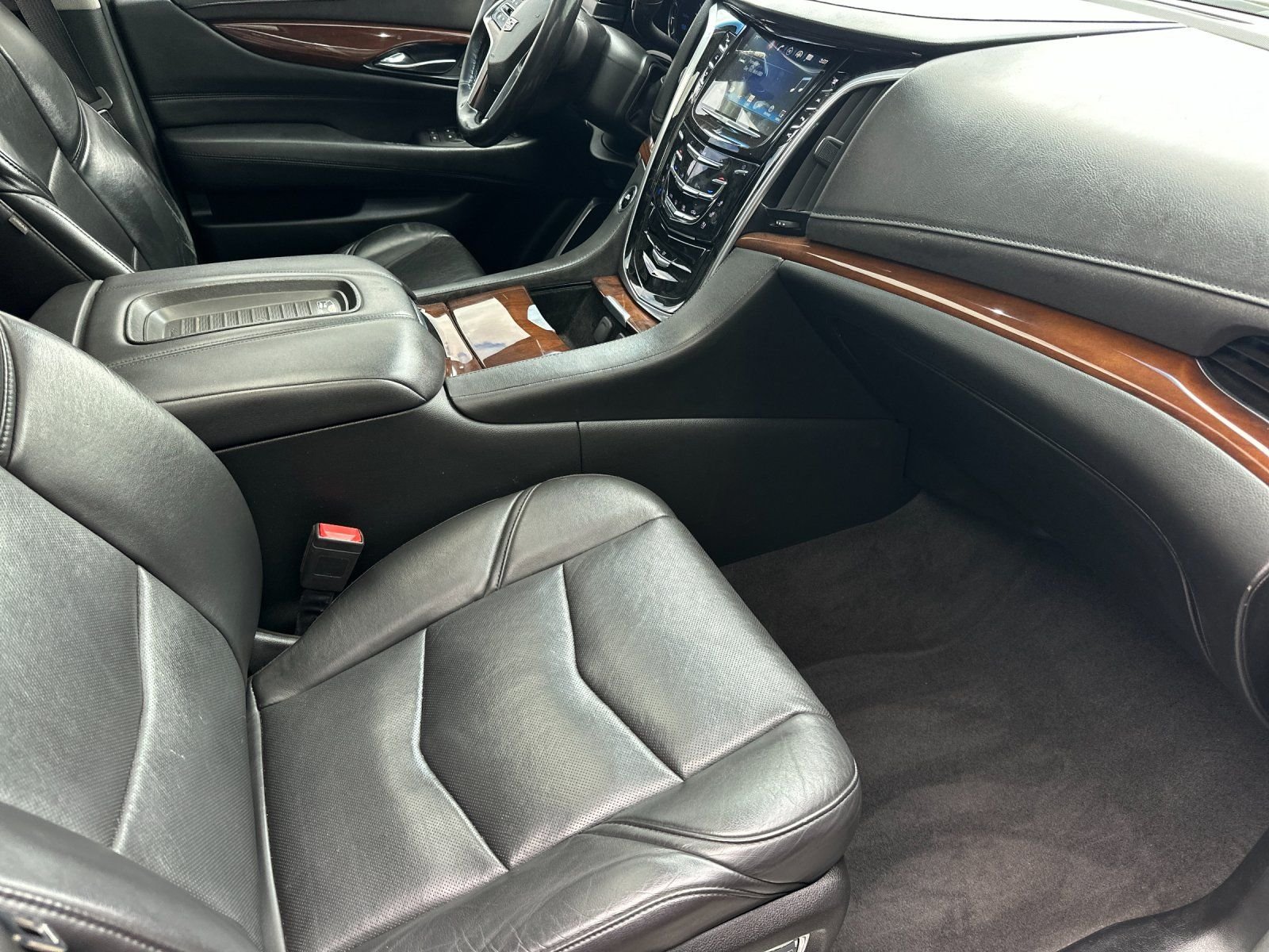 Used 2020 Black Raven Cadillac Luxury image 16