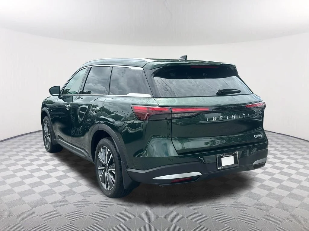 New 2027 DEEP EMERALD INFINITI Luxe FWD image 7