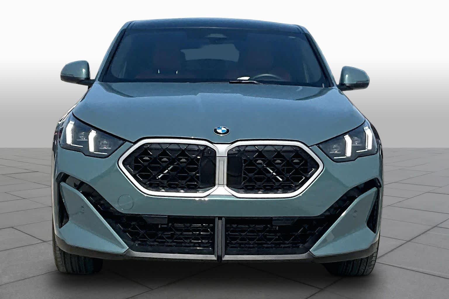 Used 2026 Cape York Green Metallic BMW xDrive28i image 3