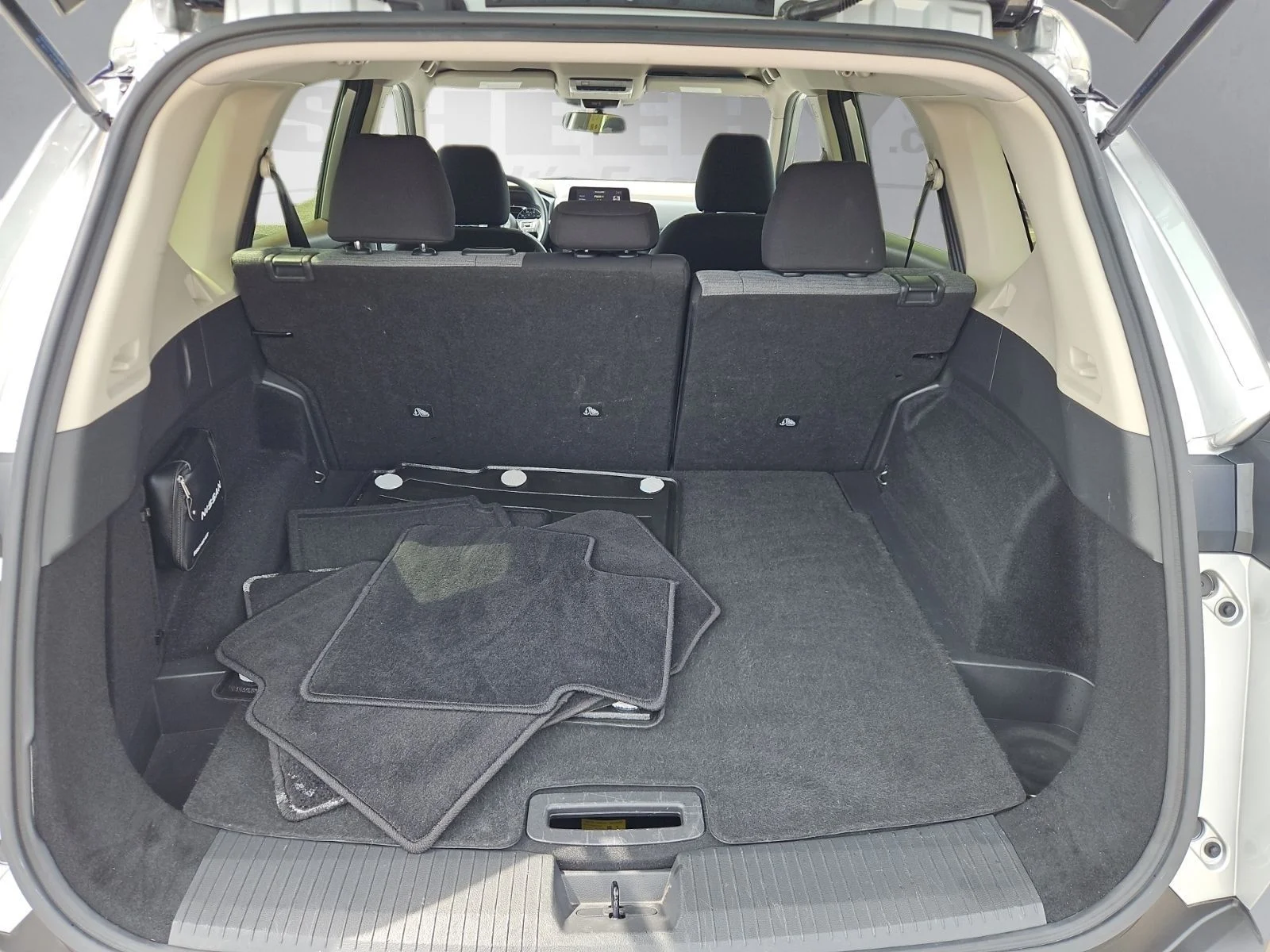 Used 2023 Silver Nissan SV image 30