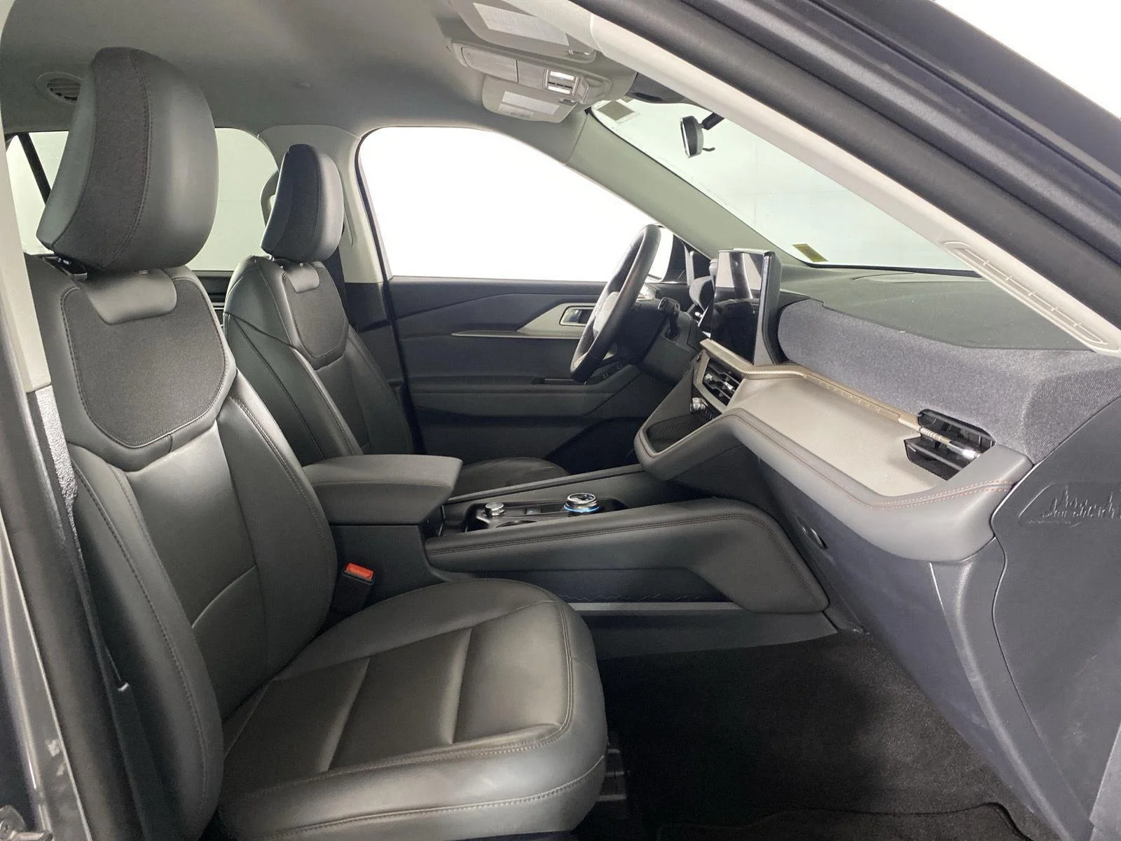 Used 2026 Carbonized Gray Ford Active image 28
