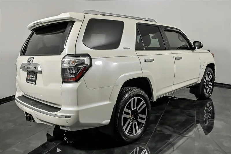 Used 2018 Blizzard Pearl Toyota Limited image 9